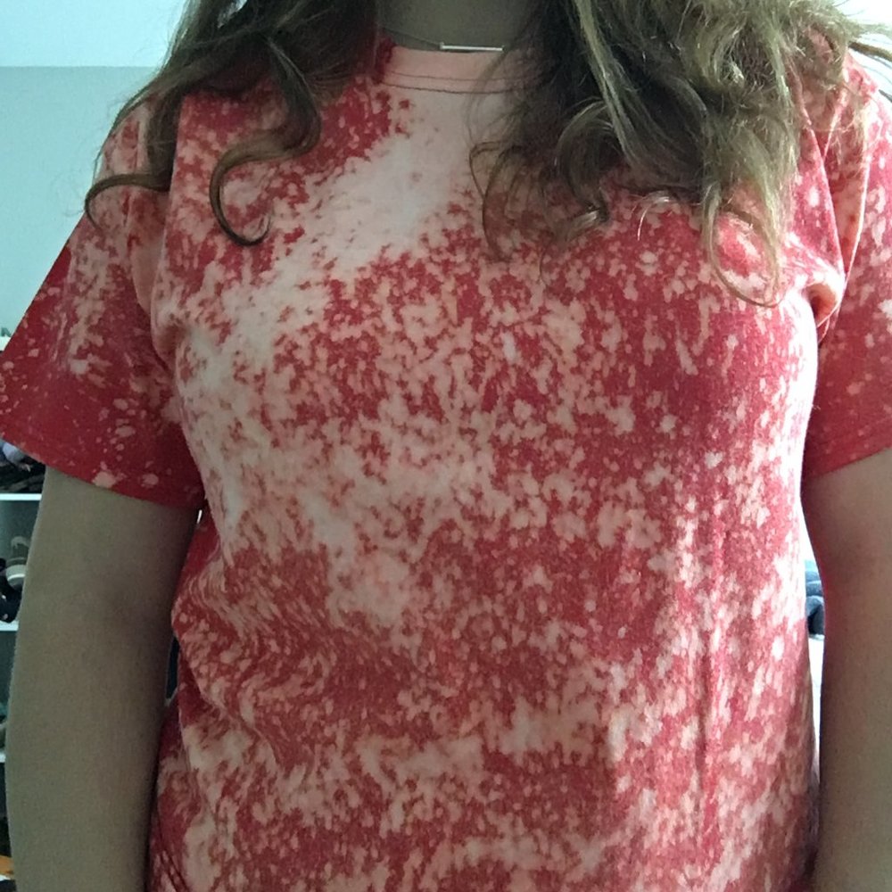 Gildan red t-shirt